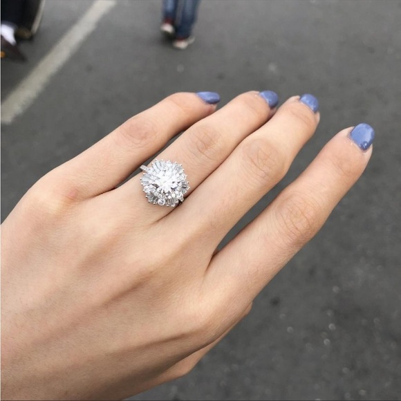 New Women’s 925 Flower Wedding Diamond Dainty Ring - Picture 3 of 5